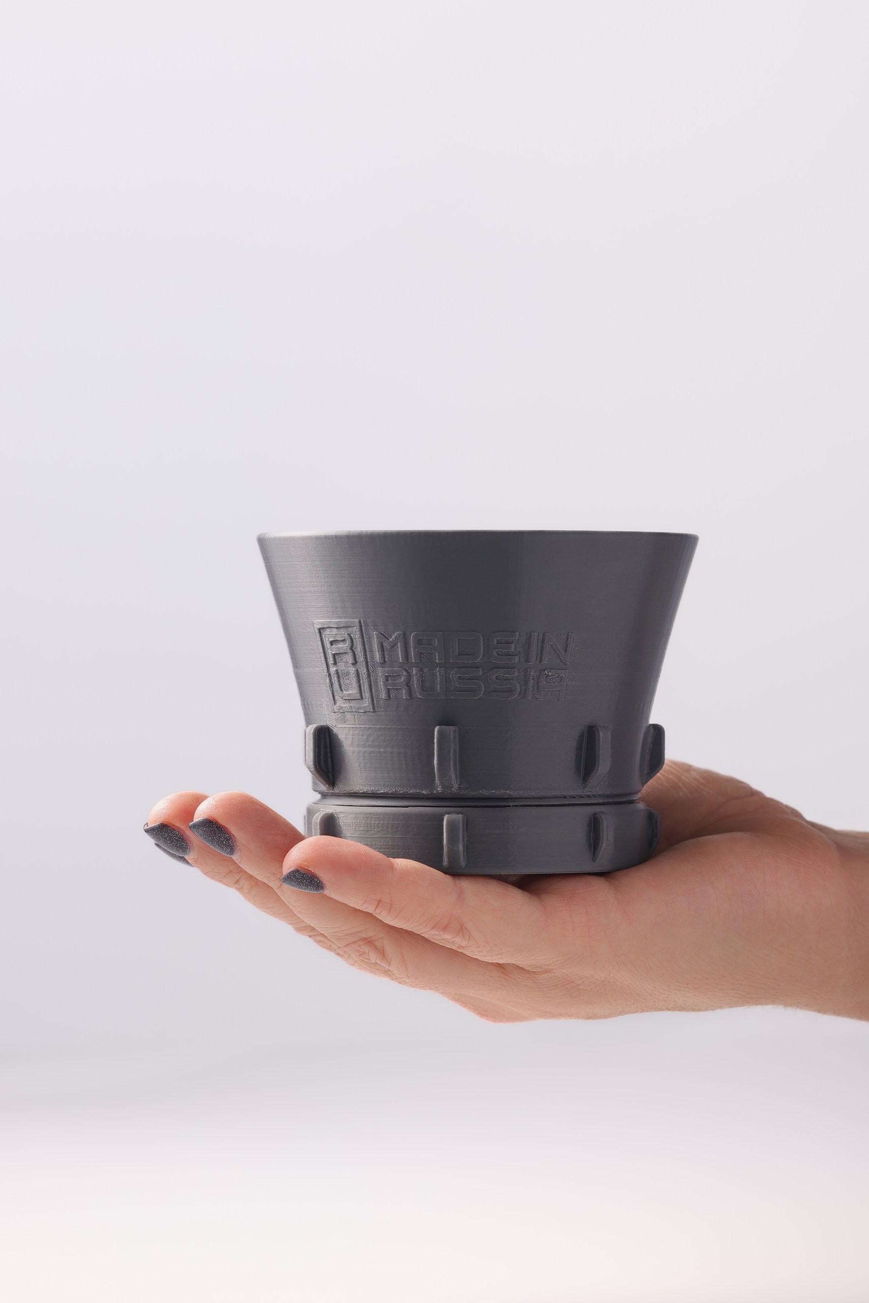 Воронка в руке - размер